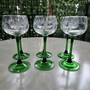 Six Vintage Luminarc France Green Long Stem Wine Glasses With Grape Vine Design